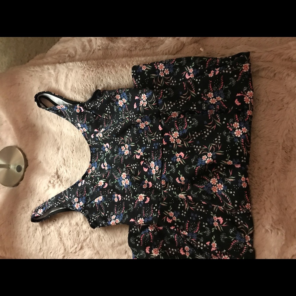 Black dress (floral)